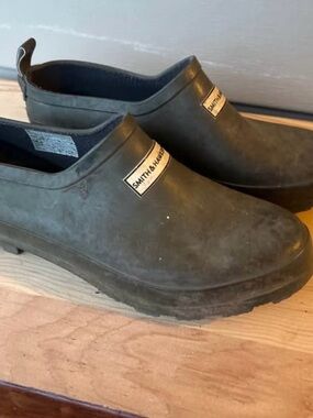 Smith & Hawken size 9 Women's dark green Slip-On Garden and Rain Clogs